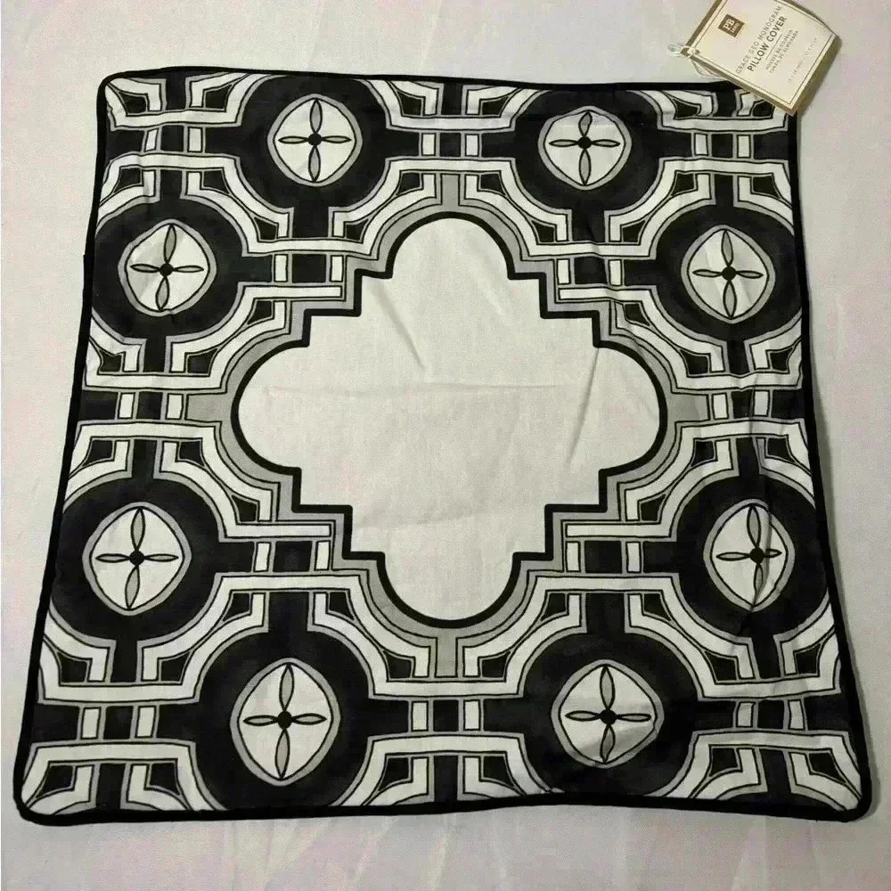 New with tags, pottery barn teen throw pillow cover, #A008